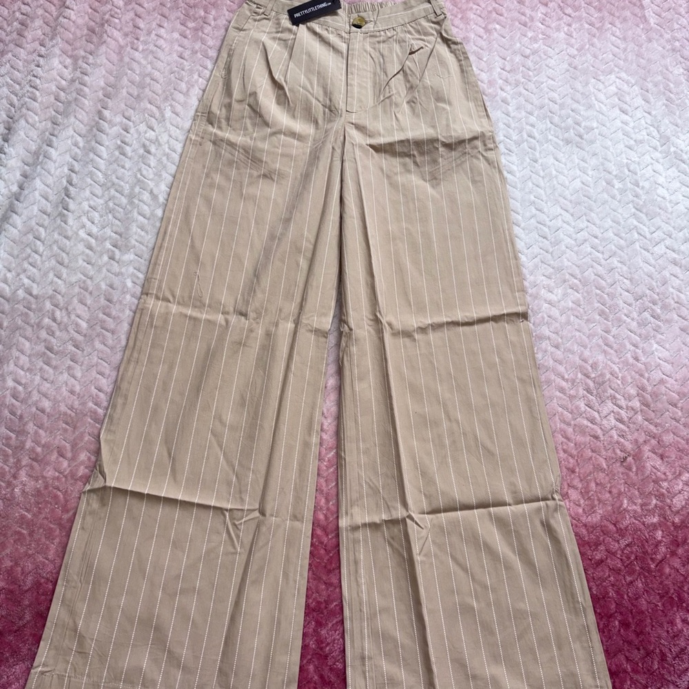 PrettyLittleThing Poplin Pinstripe Tailored Wide Leg Trousers